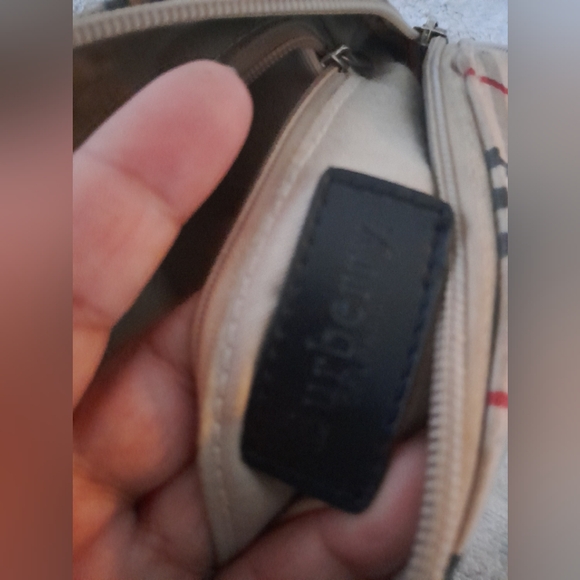 Vinrage Burberry london Beige Plaid Handbag - Picture 15 of 15